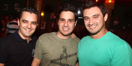 Gustavo Moretti, Gabriel Milani e Vinícius Bonacini, anteontem, em noite de curtição entre amigos